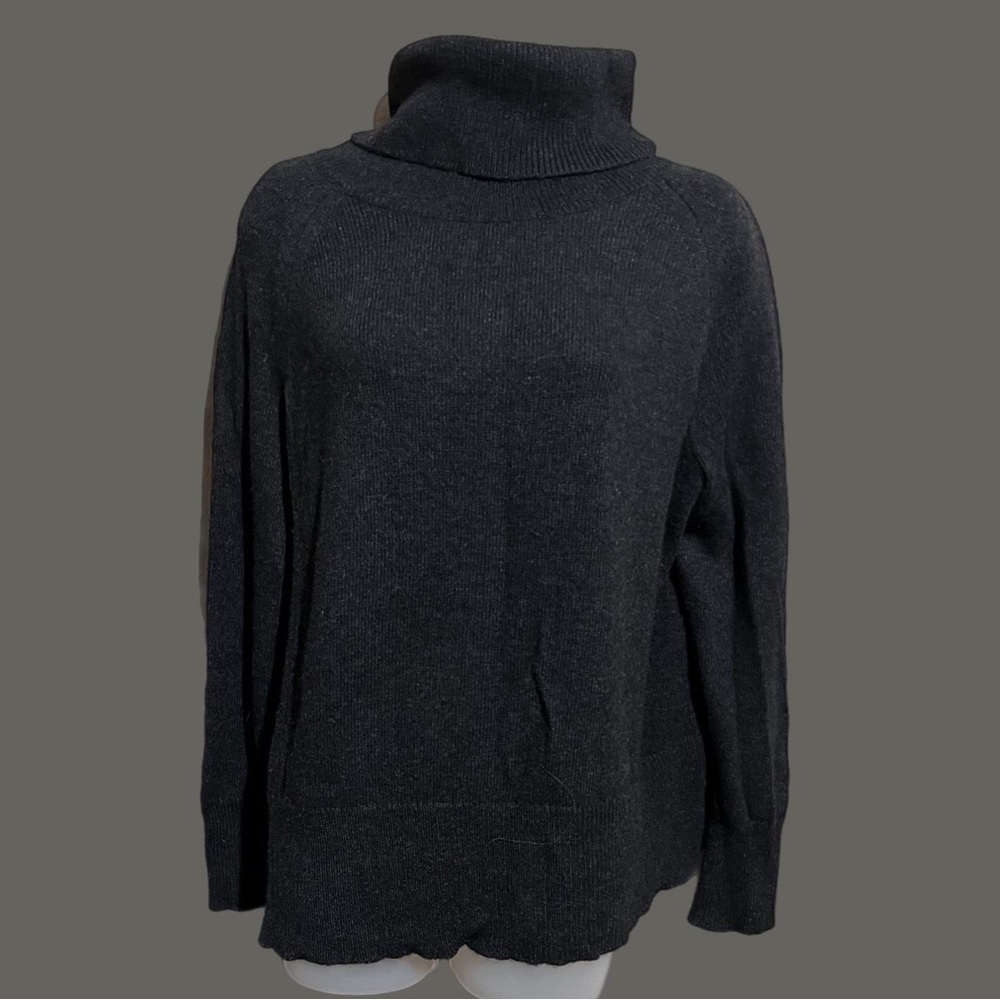 Community Aritizia black‎ turtleneck made with Alpaca fall cozy size medium